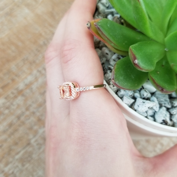 🔥 14kt Rose Gold Princess Morganite Ring🔥 - Picture 4 of 5